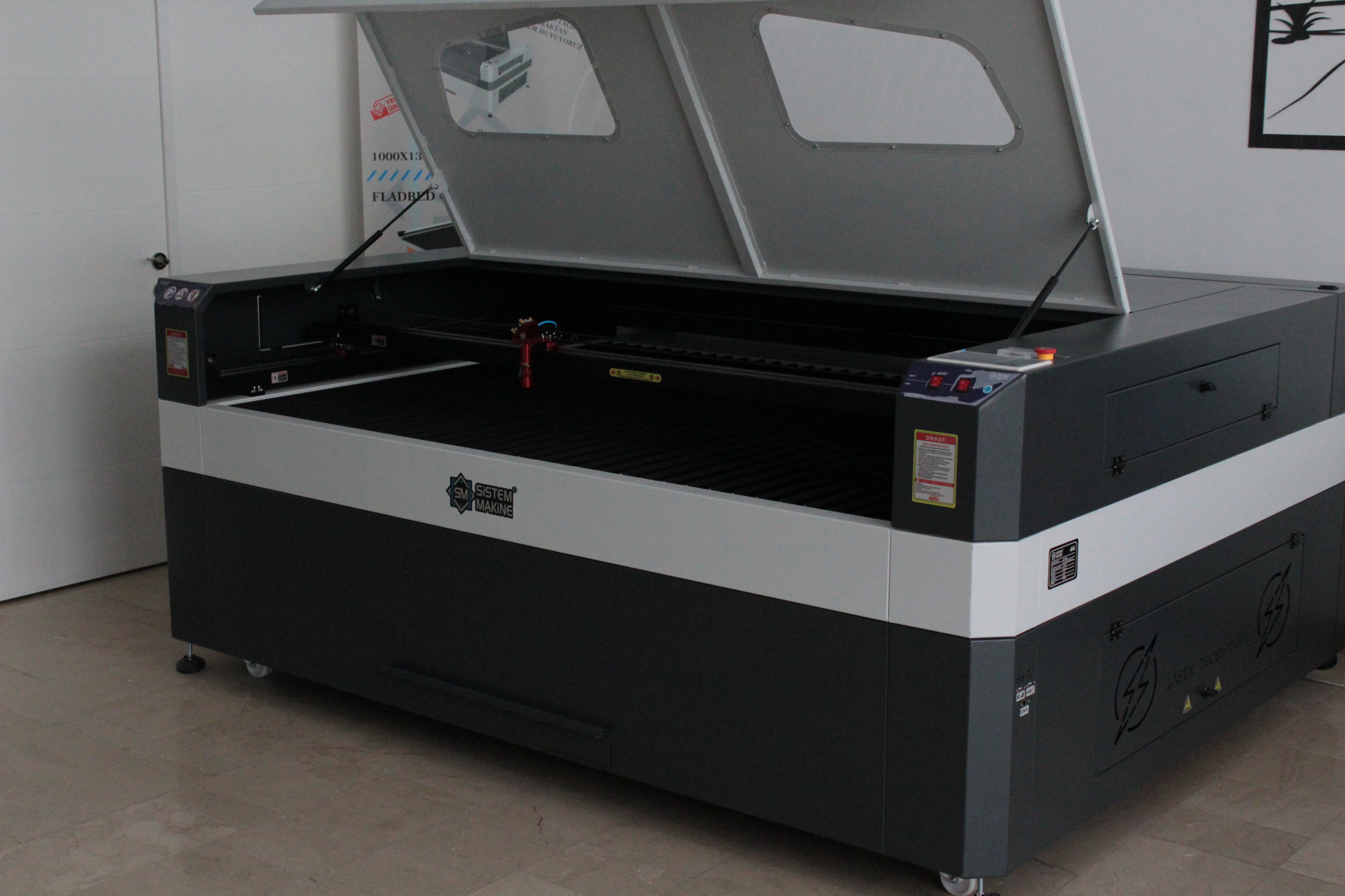 1350×2000 Lazer Kesim Makinesi