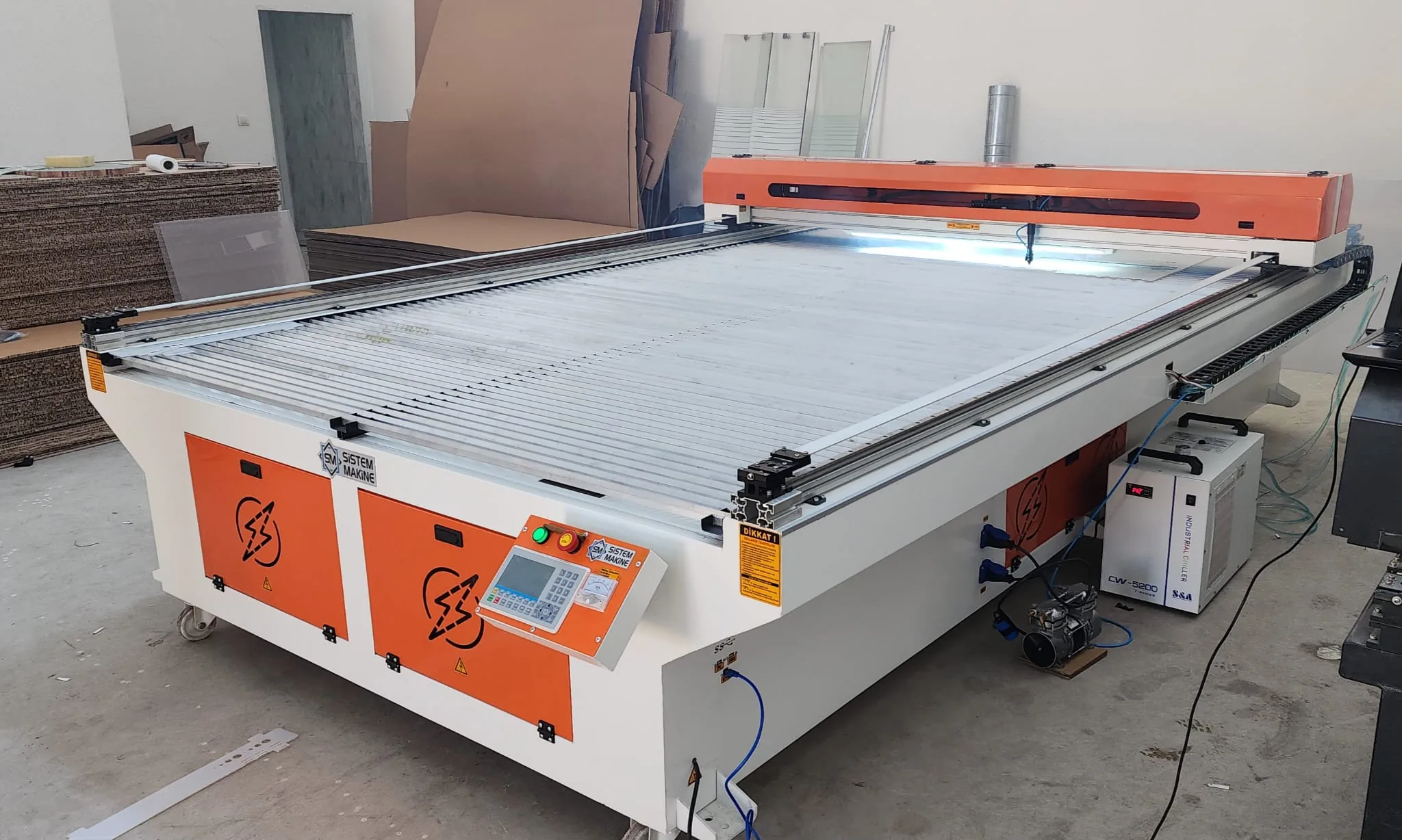 1700×3200 Flatbed Lazer Kesim Makinesi
